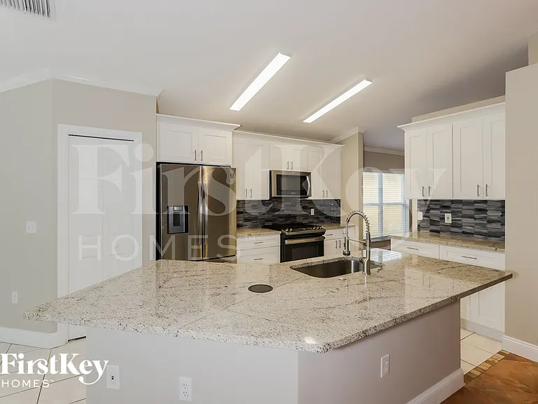 30916 Burleigh Dr — Photo 5