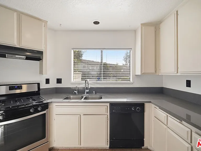Willowcrest Ln — Photo 10