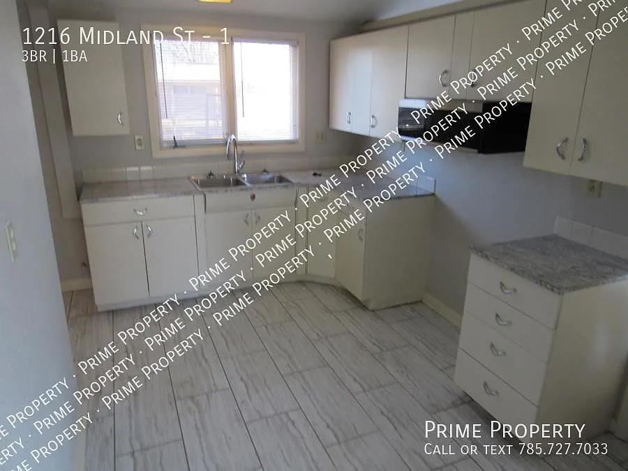 1216 Midland Street - 1 — Photo 2