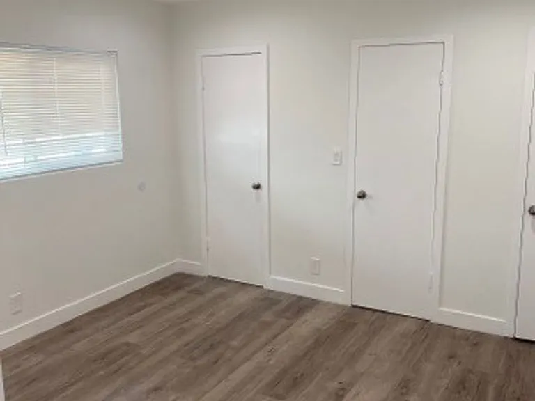 4324 Ventura Canyon Ave — Photo 18