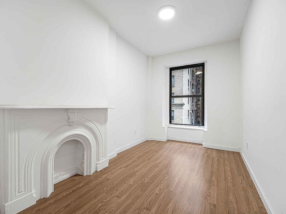 1st image of 160 W 54th St #2
