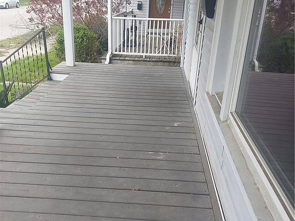 4th image of 156 Pine St