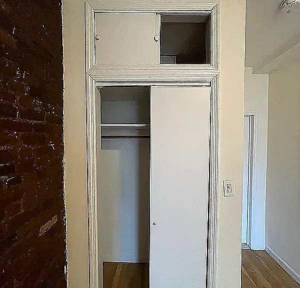 206 E 6th St #8 — Photo 11