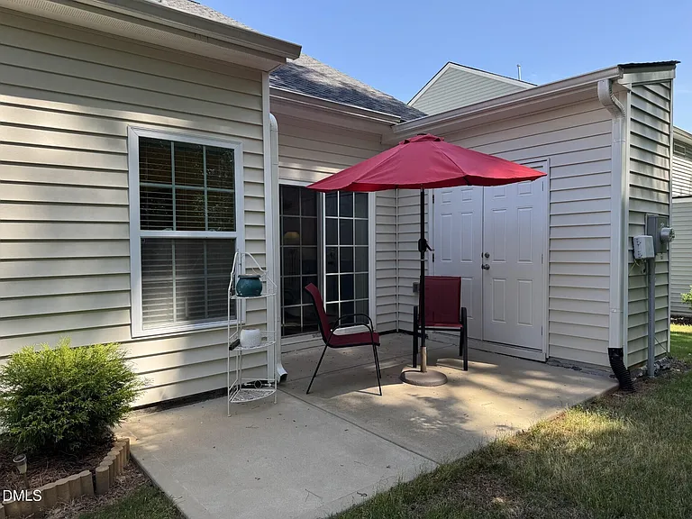 224 Myatt Fern Dr — Photo 38