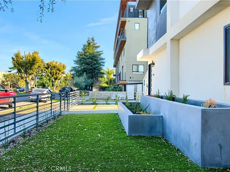 4455 S Slauson Ave — Photo 3