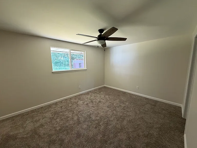 2409 Williams Rd — Photo 6