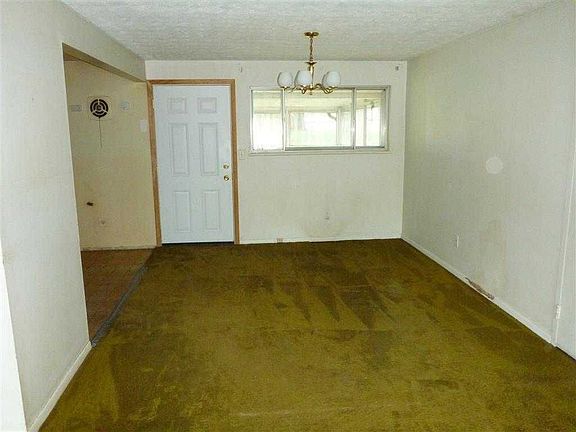 3rd image of 3870 Hertland Dr