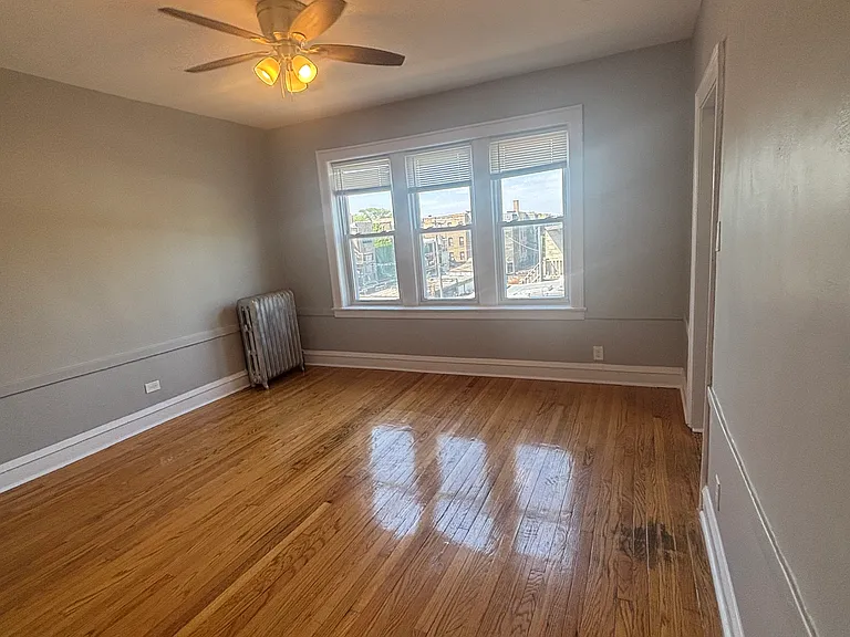 656 E 81st St #3 — Photo 4