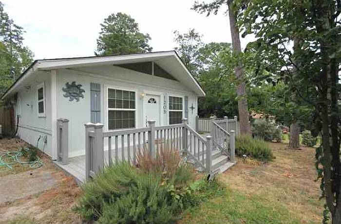 1205 Chateau