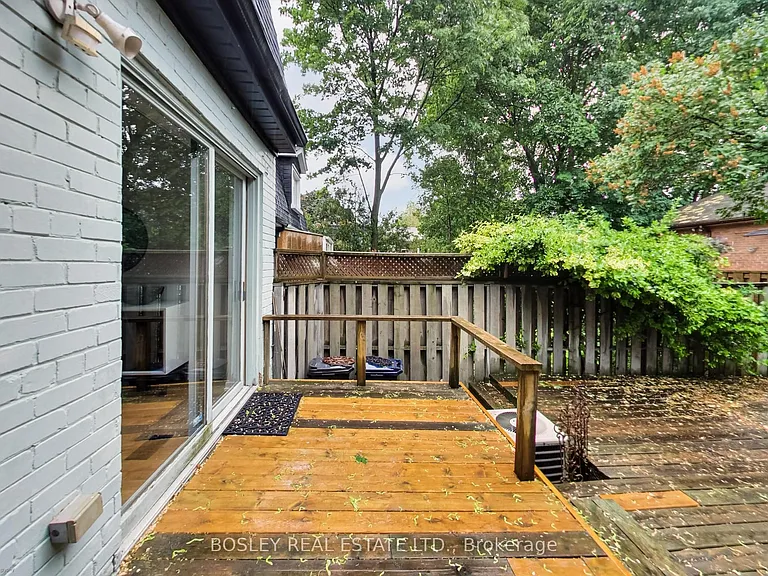 140 Helendale Ave — Photo 32