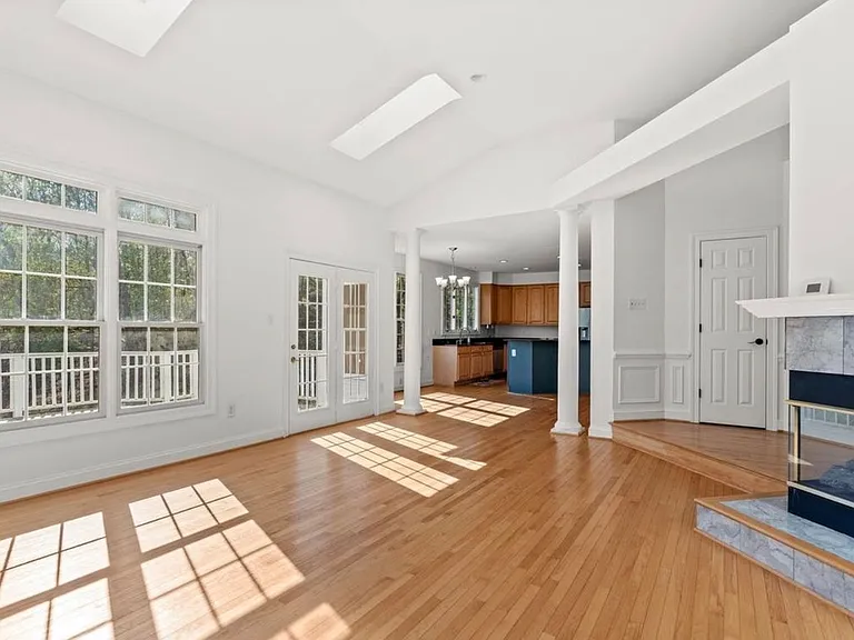 14216 Cervantes Ave — Photo 8