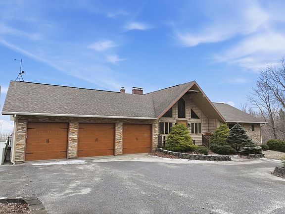 3rd image of 1511 West Hill Road