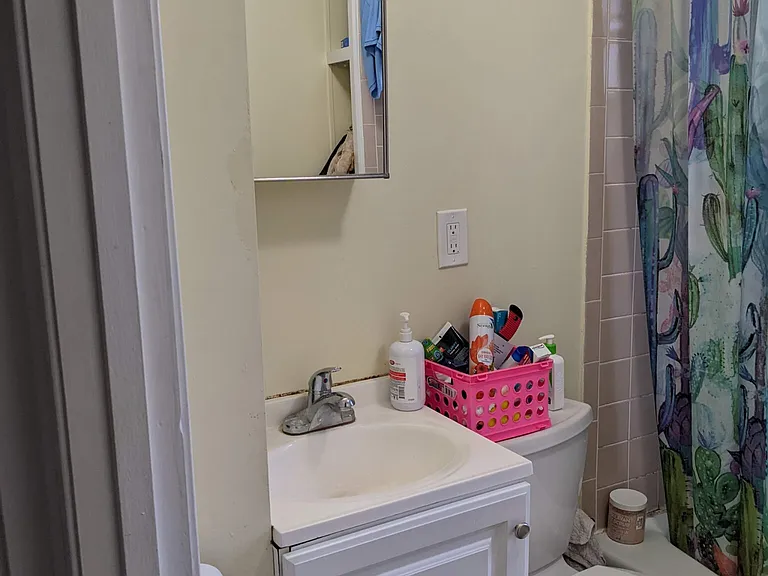 464 Highland Ave #1 — Photo 2