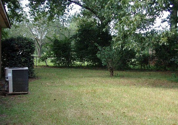 3rd image of 112 Andrews Dr