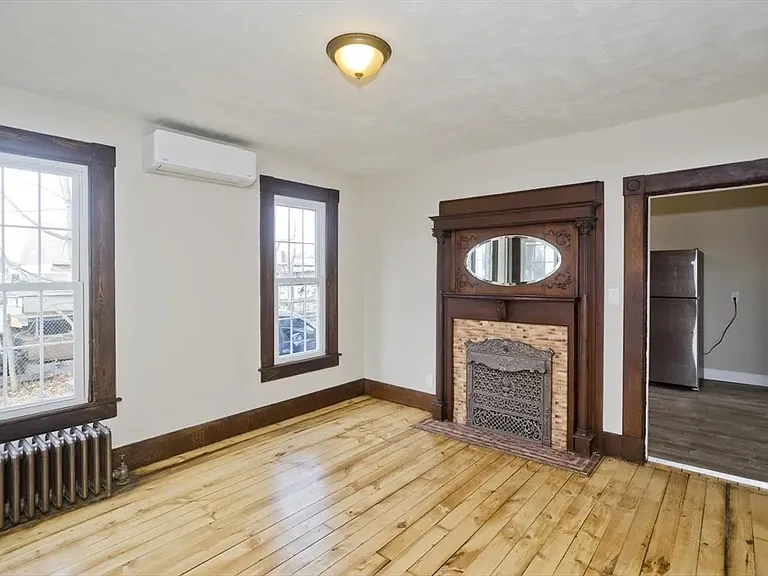 287 Walnut St #1 — Photo 4