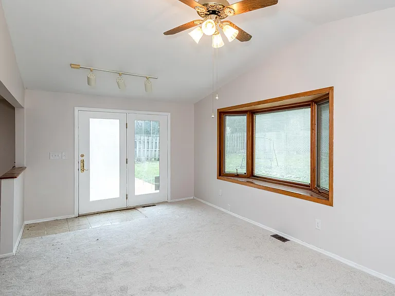 6757 Summerdale Dr — Photo 17