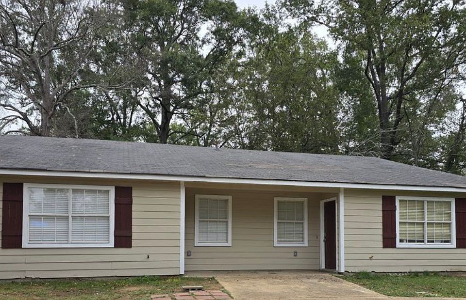 1st image of 101 Los Palachios Ct