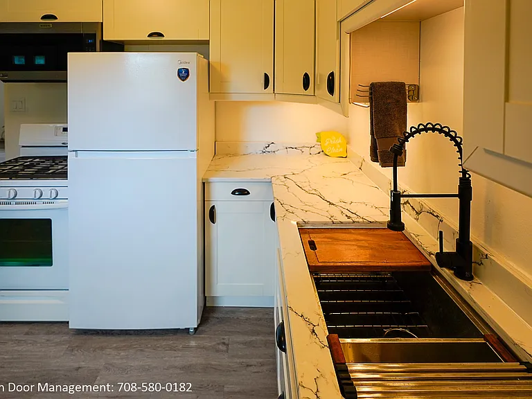1703 Pinewood Ln #1703 — Photo 6