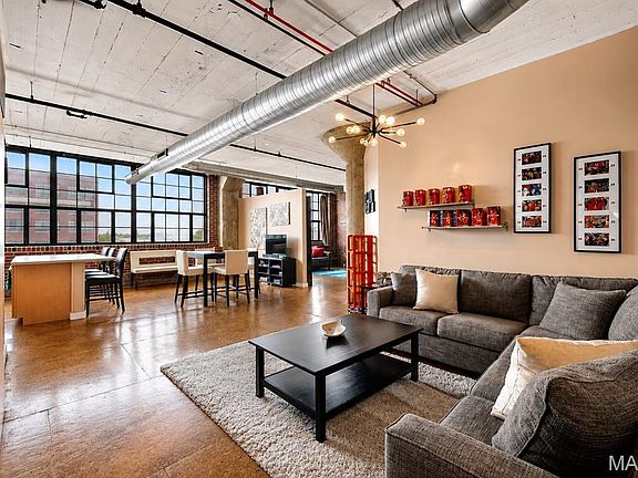 4th image of 2020 Washington Ave Unit 404