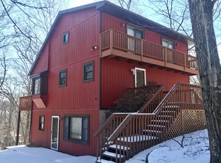 103 Berkshire Ct, Bushkill, PA 18324