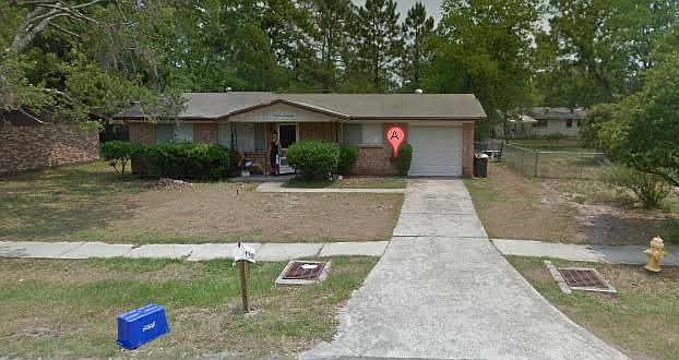Front Yard. Drive Way.