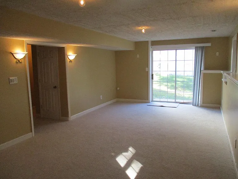 11102 Spring Meadow Blvd — Photo 27