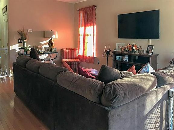 5th image of 1705 Deena Dr