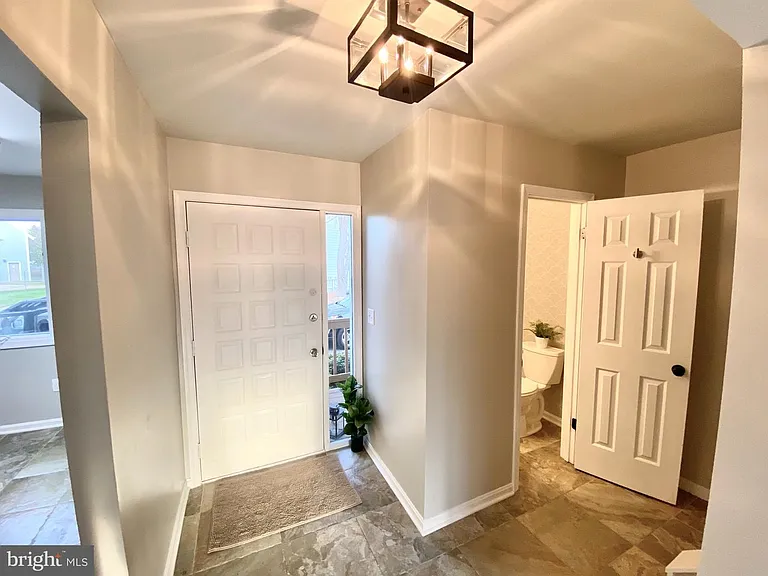 802 Marion Quimby Dr — Photo 9