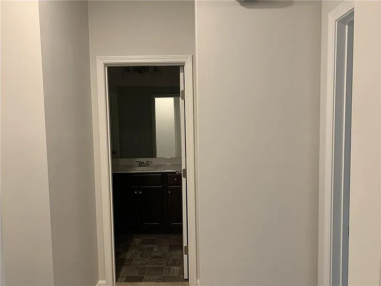 430 Broadmoor Dr — Photo 13