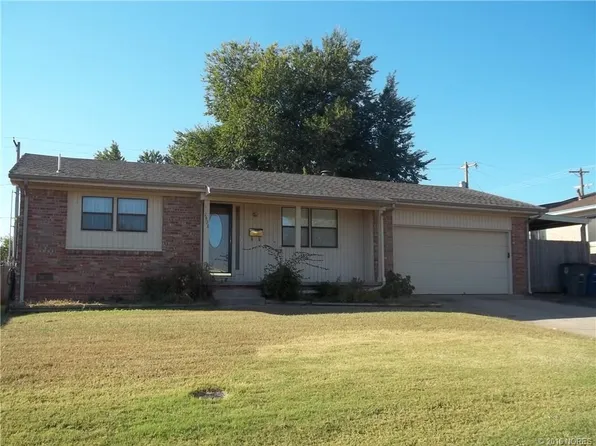 2428 W 45th Ct, Tulsa, OK 74107