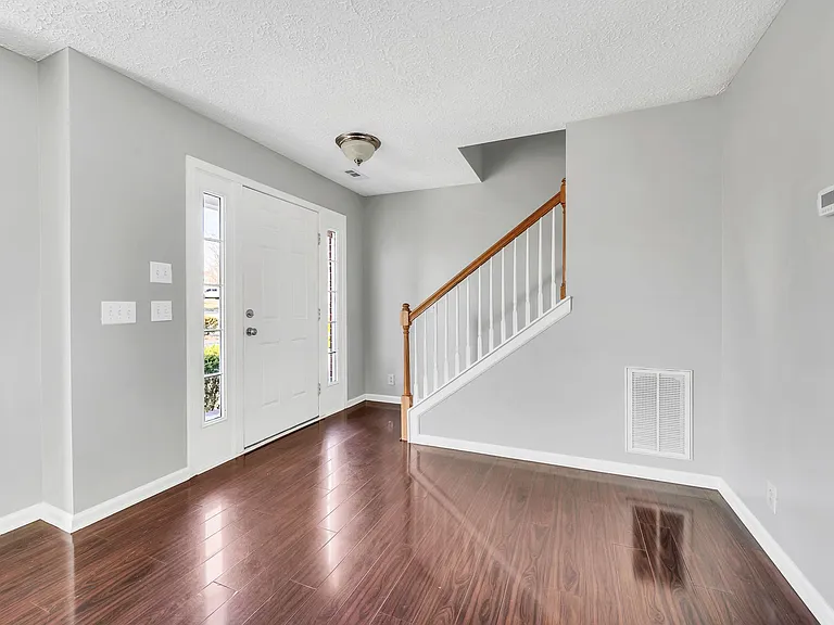 121 Deer Ridge Ln — Photo 6