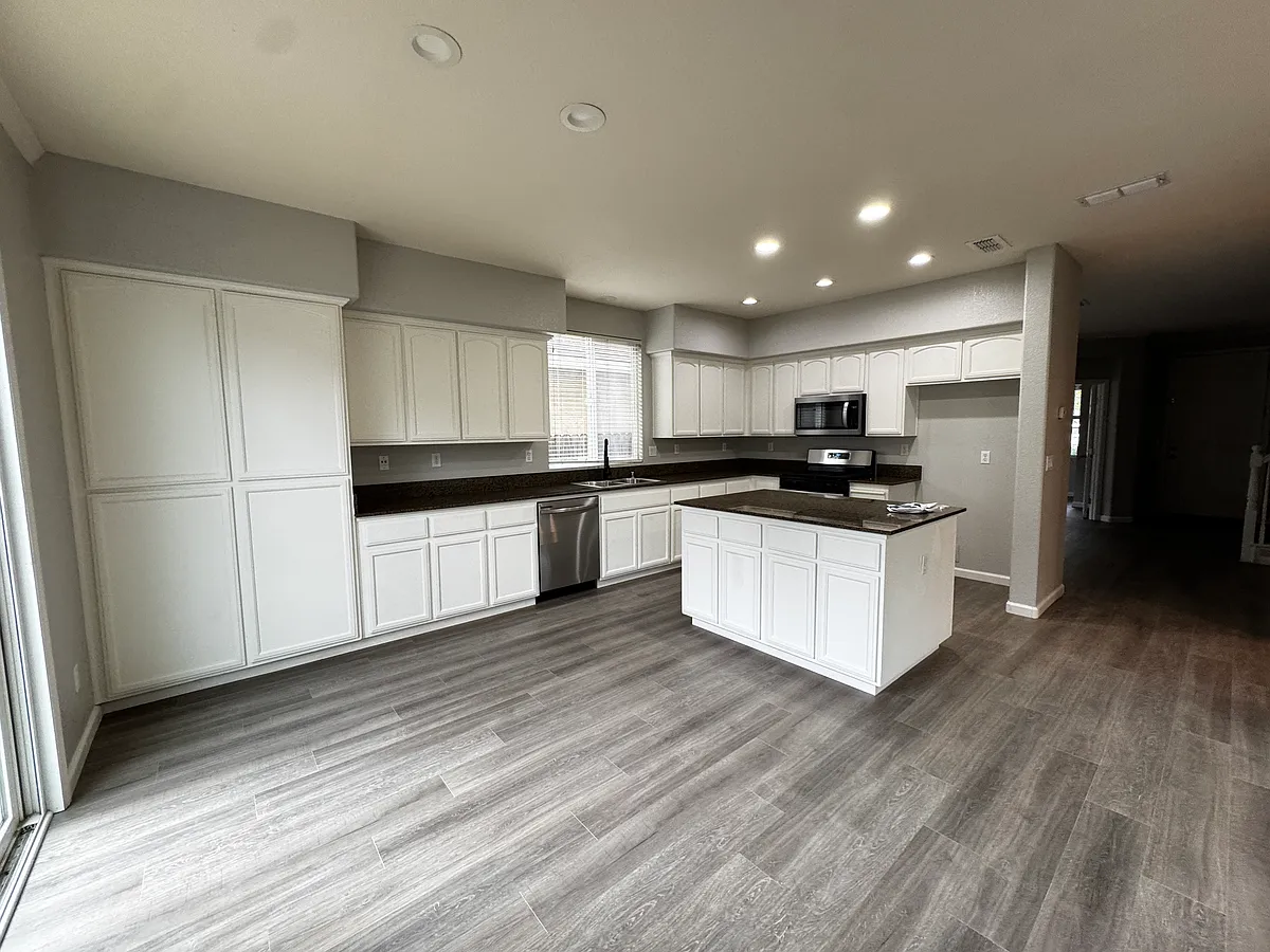 Building Photo - 4361 Tahama Ln