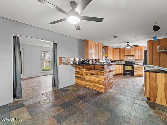 4th image of 723 Halifax Rd