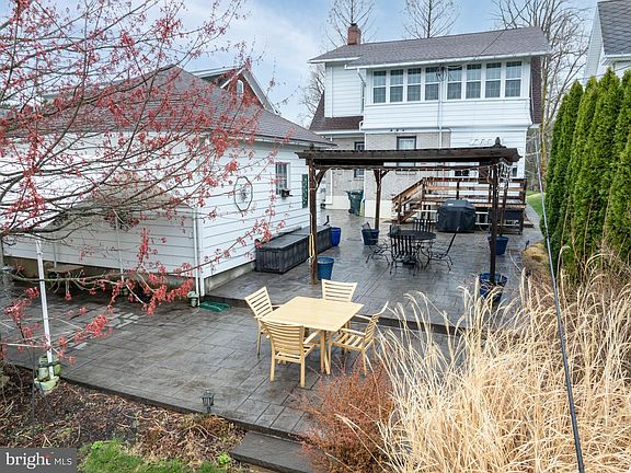 5th image of 338 E Curtin St