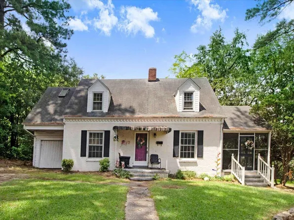 115 Person St, Louisburg, NC 27549