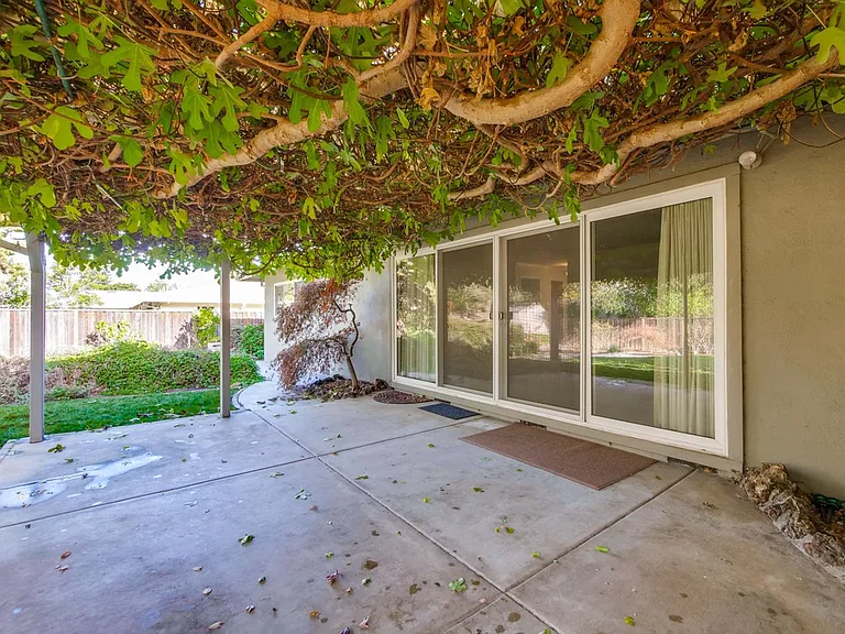 130 S Avalon Dr — Photo 56