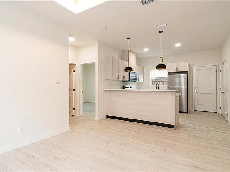 5805 Northwestern Ave #1 — Photo 15