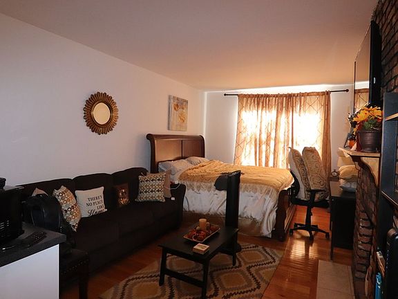 3rd image of 229 E 29th St APT 4S