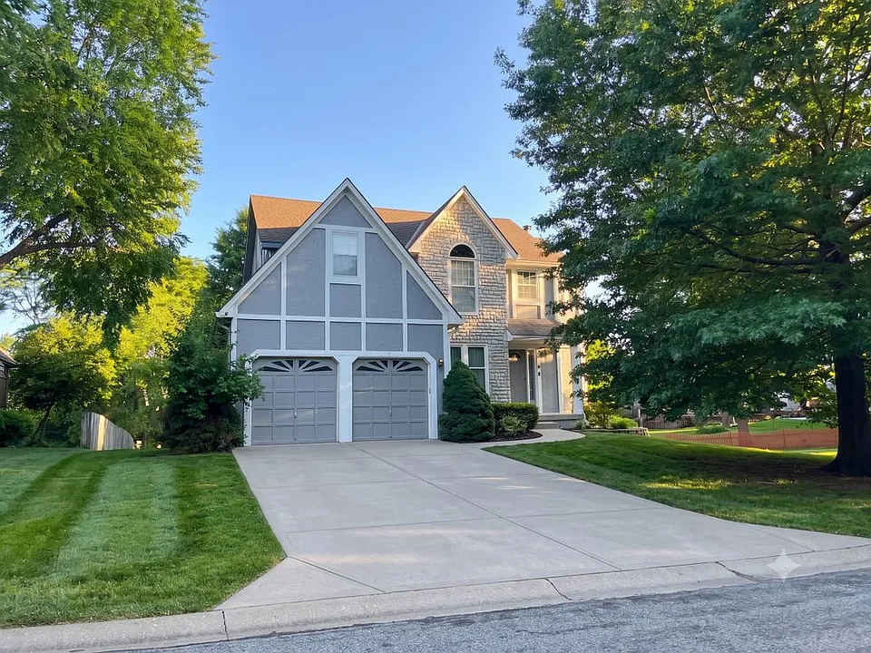 10105 W 125th Ter
