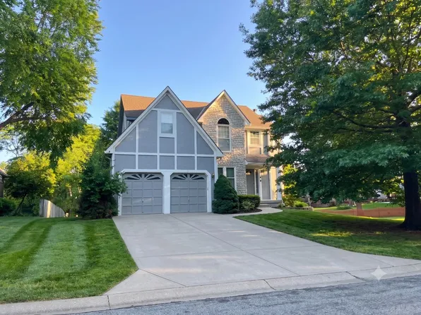 10105 W 125th Ter, Overland Park, KS 66213
