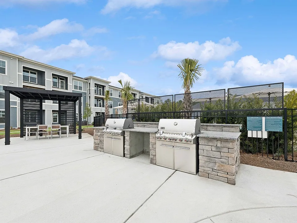 Ascend Brunswick Village apartments community photo