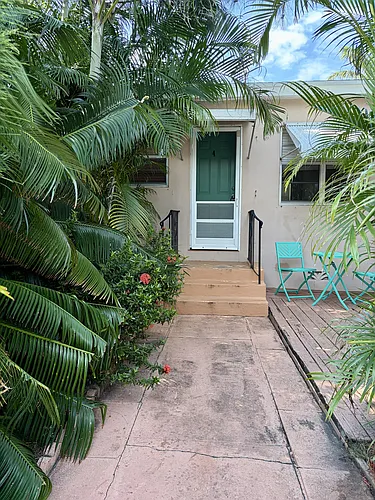 231 S Palmway #4 Photo 1