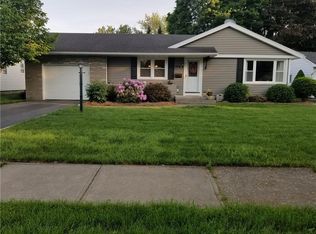 204 Southampton Dr, Rochester, NY 14616