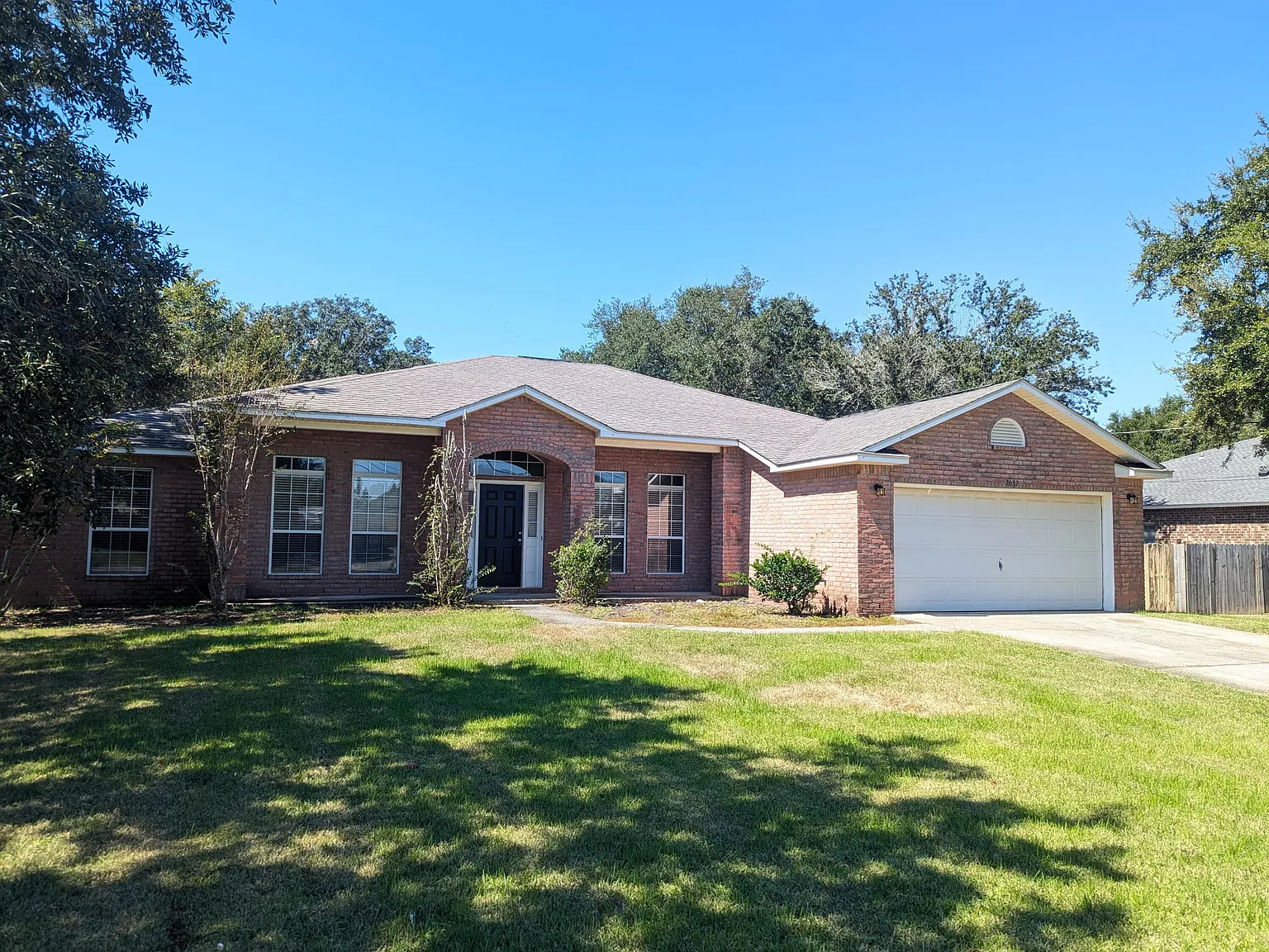 4 bed, 2.0 bath, 2393 sqft, $2,520 — Photo 2
