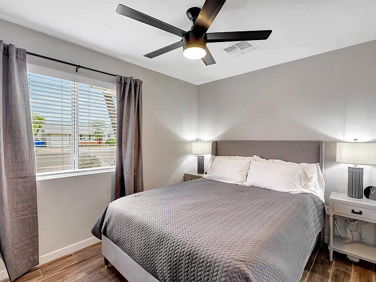 425 E Fillmore St — Photo 13