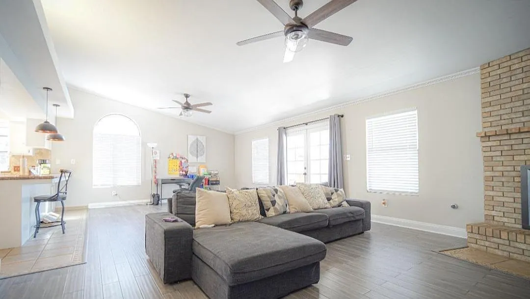 9905 Marilee Ave — Photo 3
