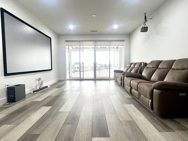 472 Halcyon Pl — Photo 13