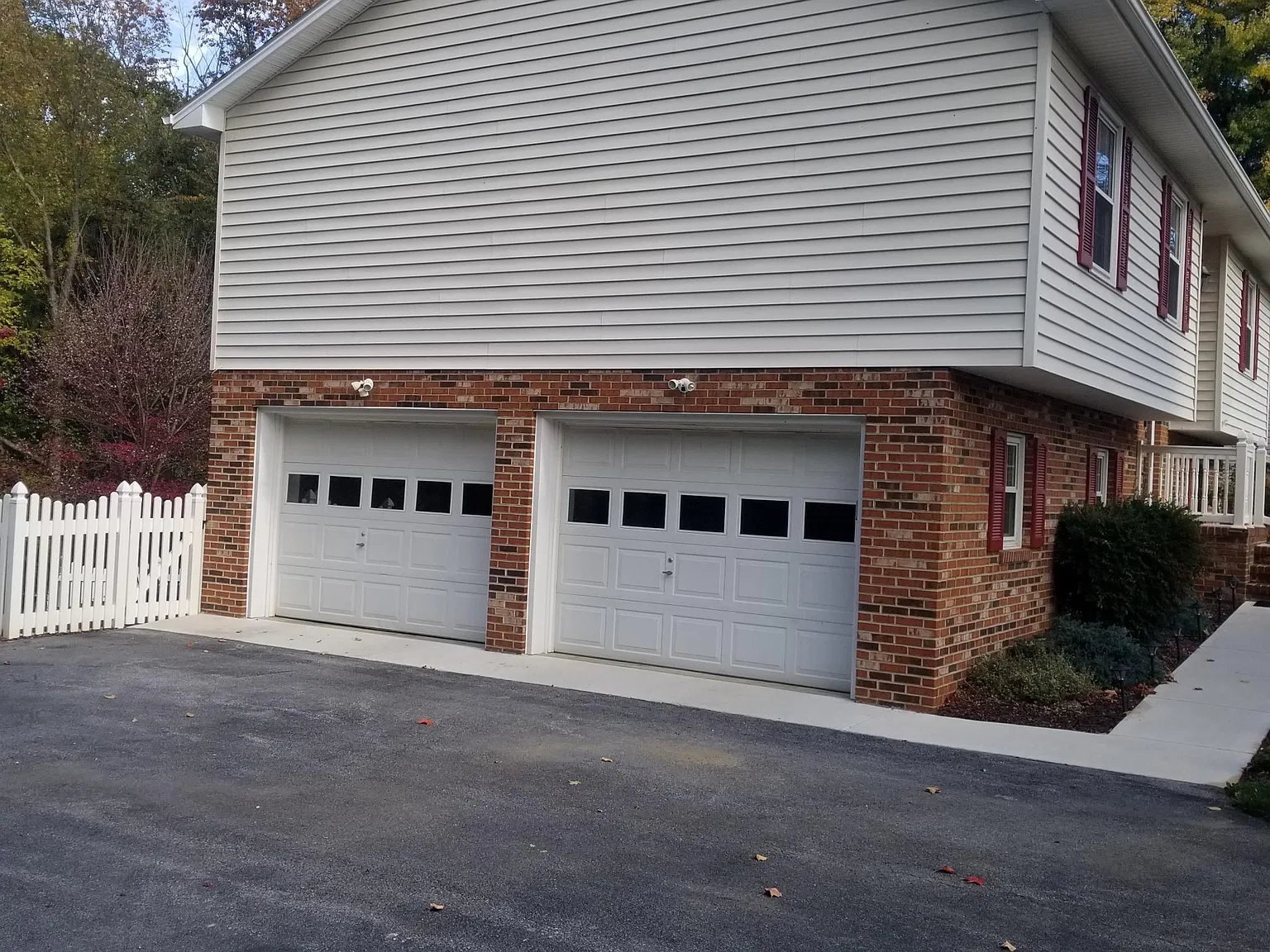 4 bed, 2.5 bath, 1874 sqft, $2,500 — Photo 1