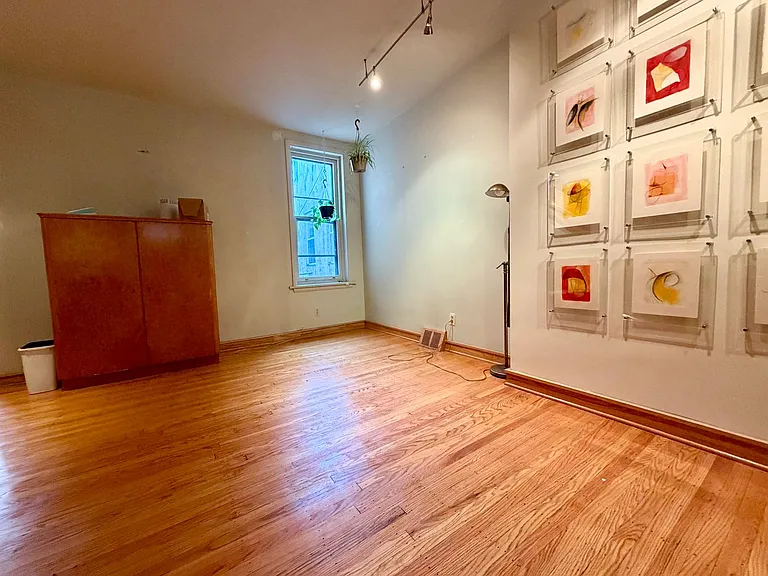 4518 Regent St — Photo 6