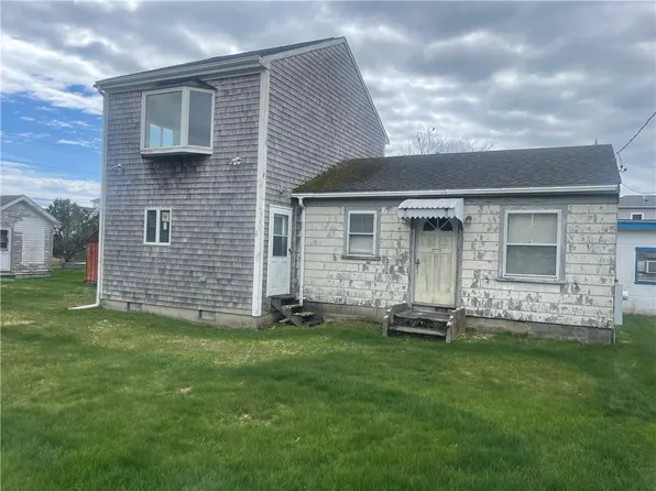 33 Tony St, Tiverton, RI 02878